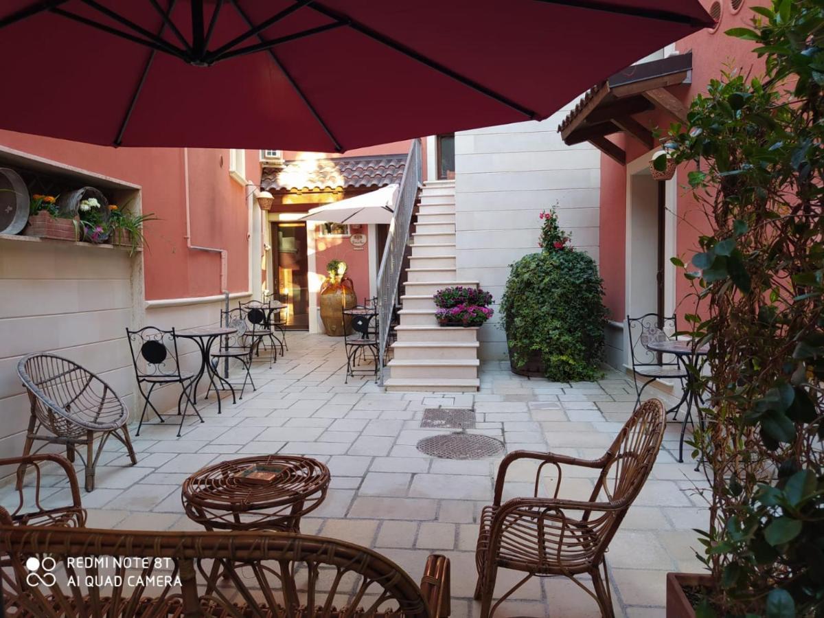 B&B Corte Dei Figuli San Pietro in Lama 外观 照片