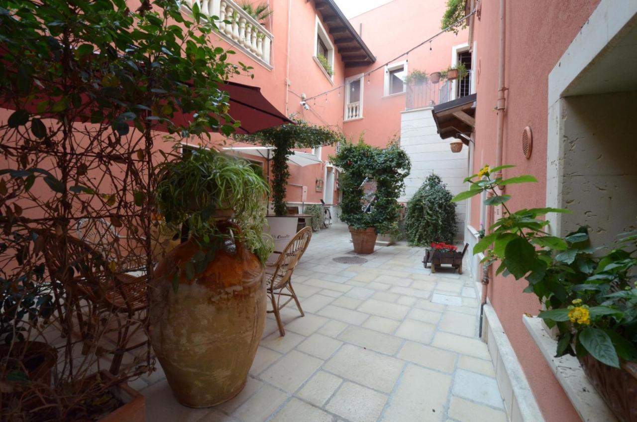 B&B Corte Dei Figuli San Pietro in Lama 外观 照片